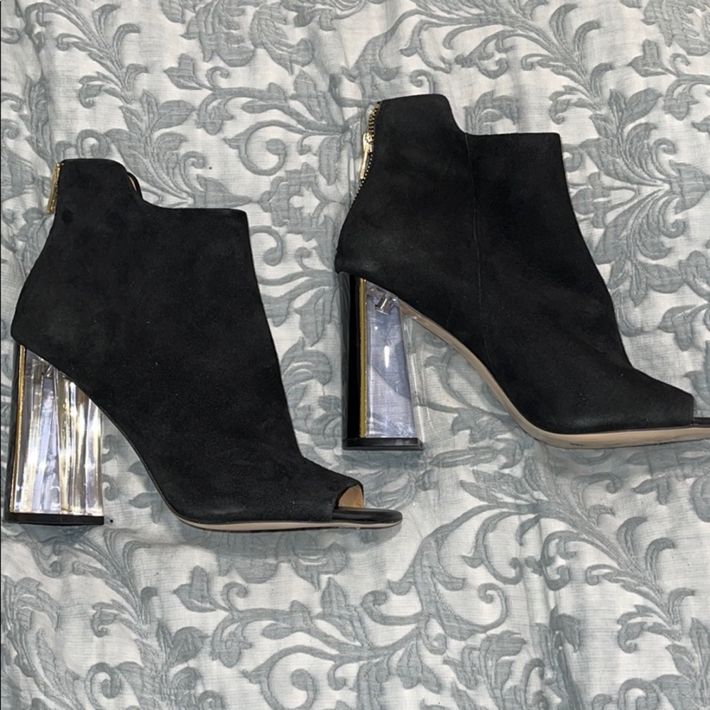 Open toe suede Booties!